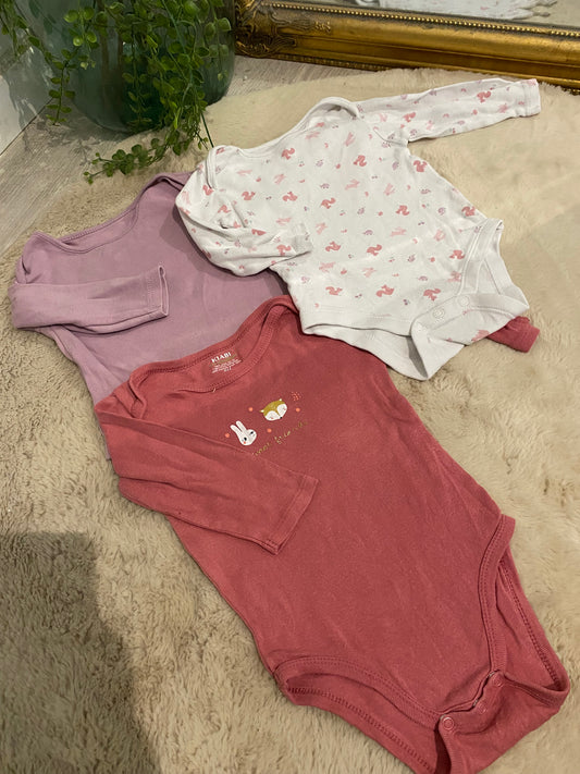 Lot de 3 bodies bébé fuchsia manches longues – 9 mois – Marques variées