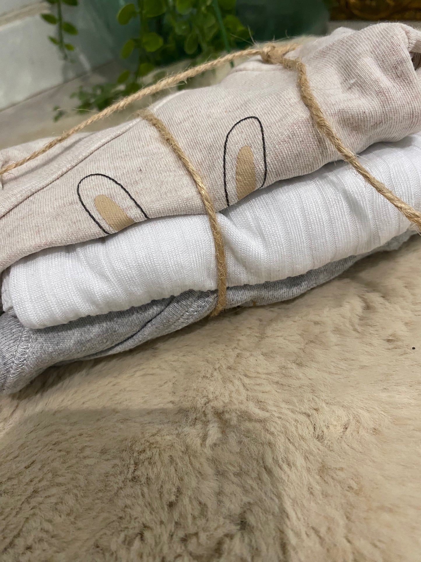 Lot de bodies bébé beige & gris – 1 mois – In Extenso