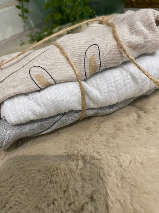 Lot de bodies bébé beige & gris – 1 mois – In Extenso