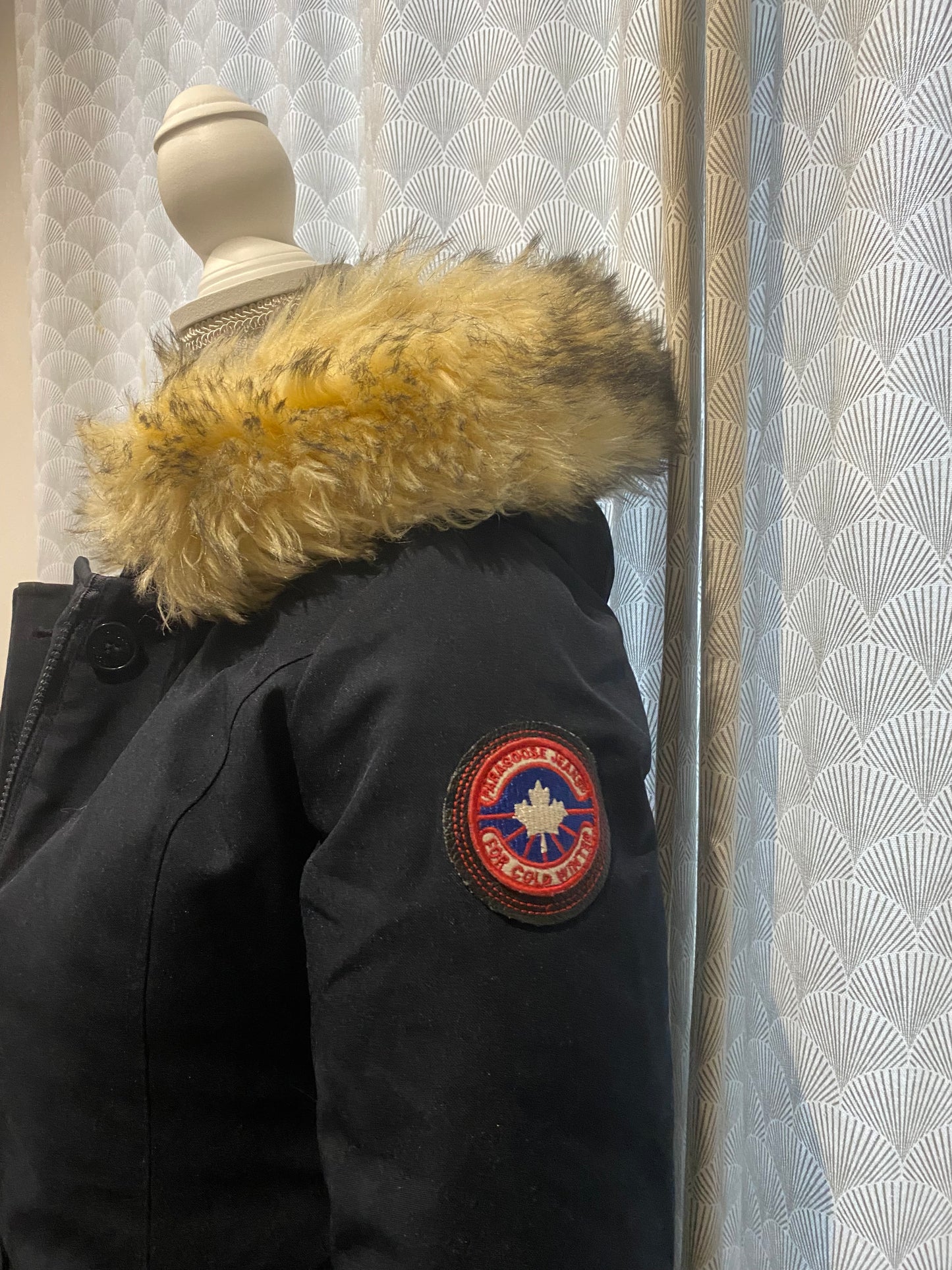 ❄️ Doudoune noire à capuche moumoute – Paragoose – 10 ans