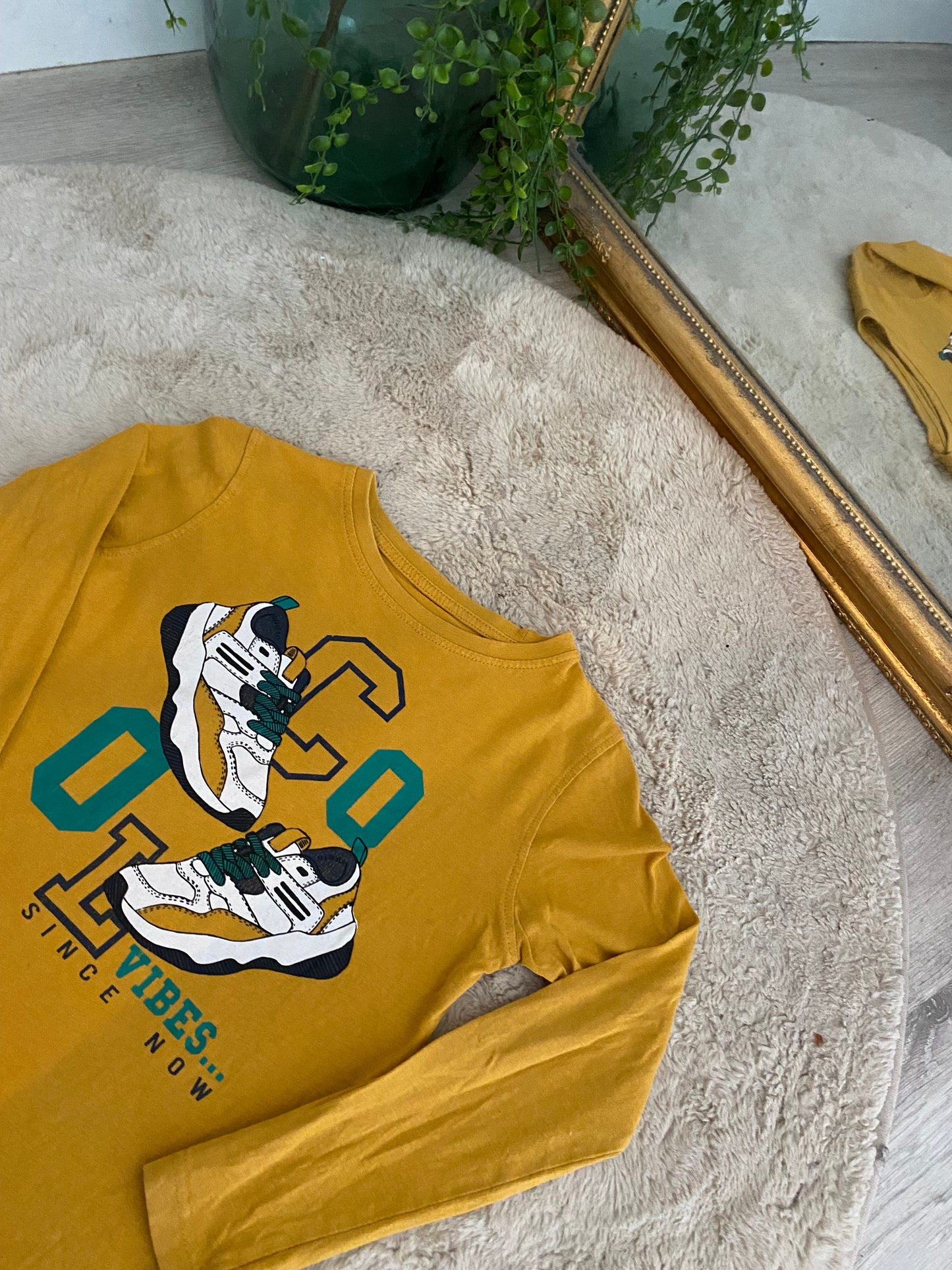 T-shirt moutarde – 8 ans