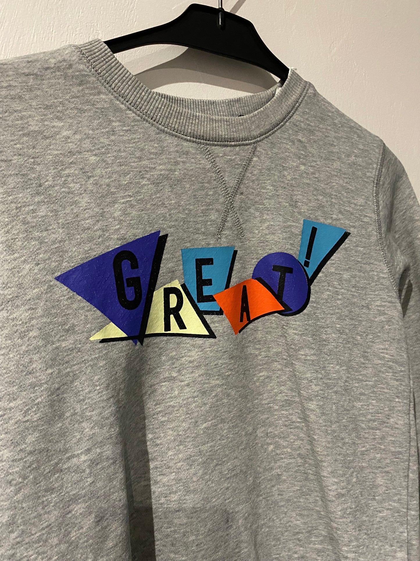 Sweat IKKS “GREAT” – Gris & lettres multicolores – 8 ans