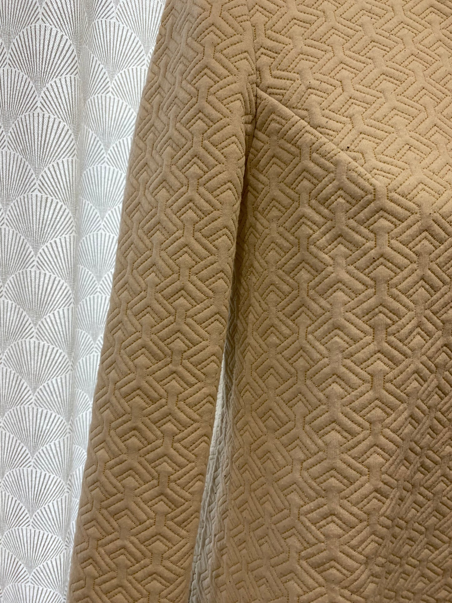 Pull effet texturé fils dorés – Camaïeu – T.M