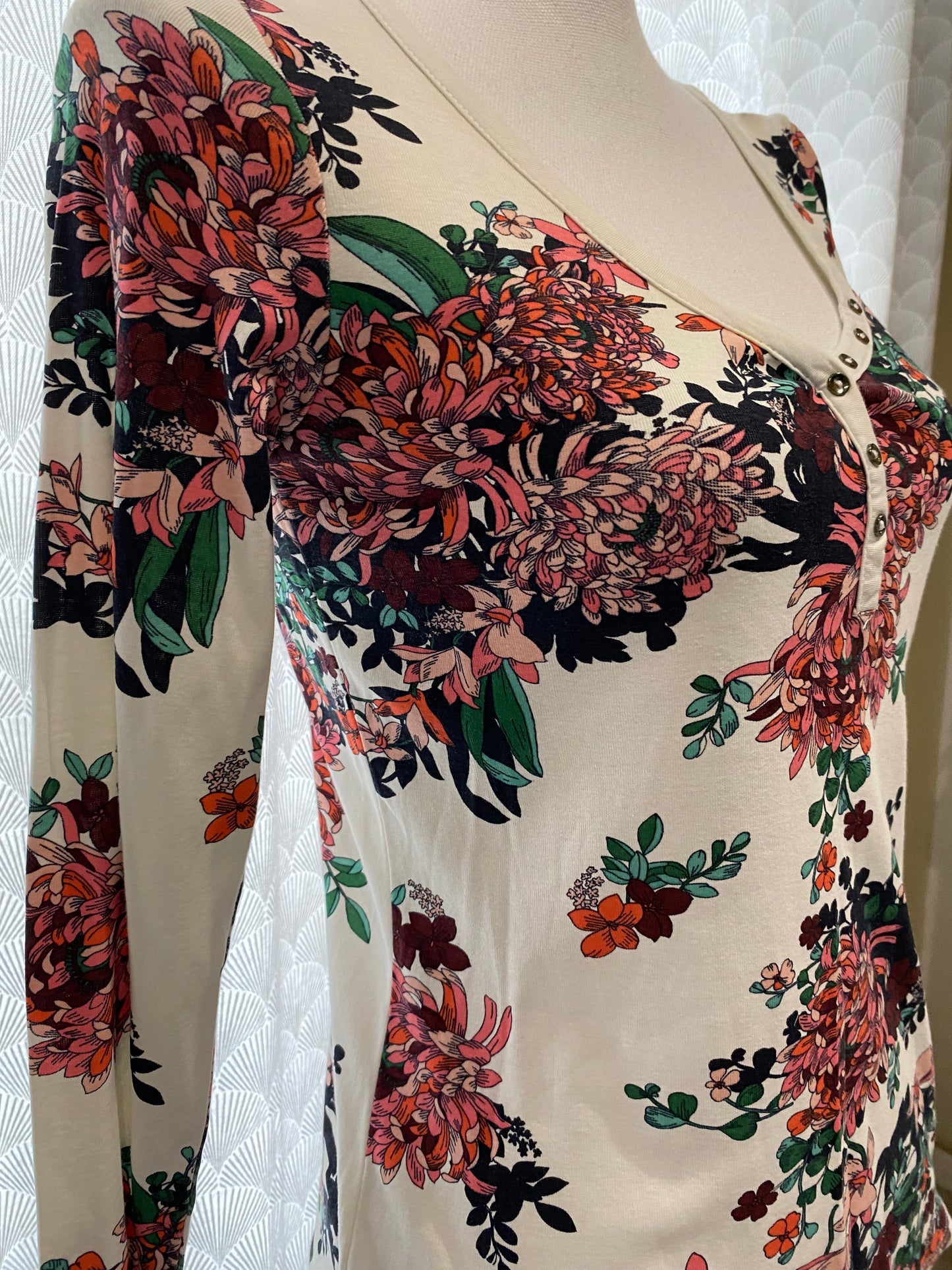 T-shirt blanc à motifs fleuris CAMAÏEU – Taille M 🌸