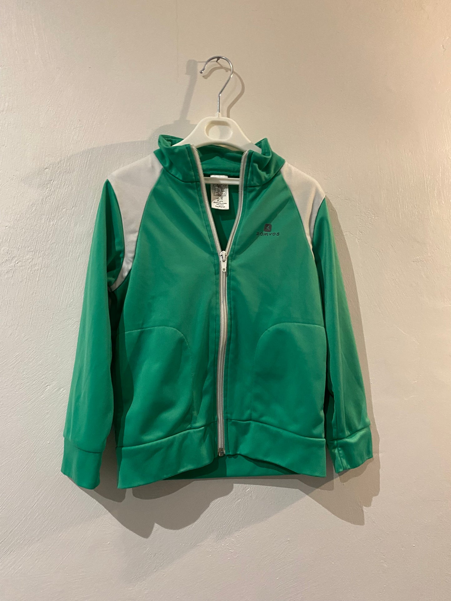 Gilet sport vert & blanc – Domyos – 5 ans