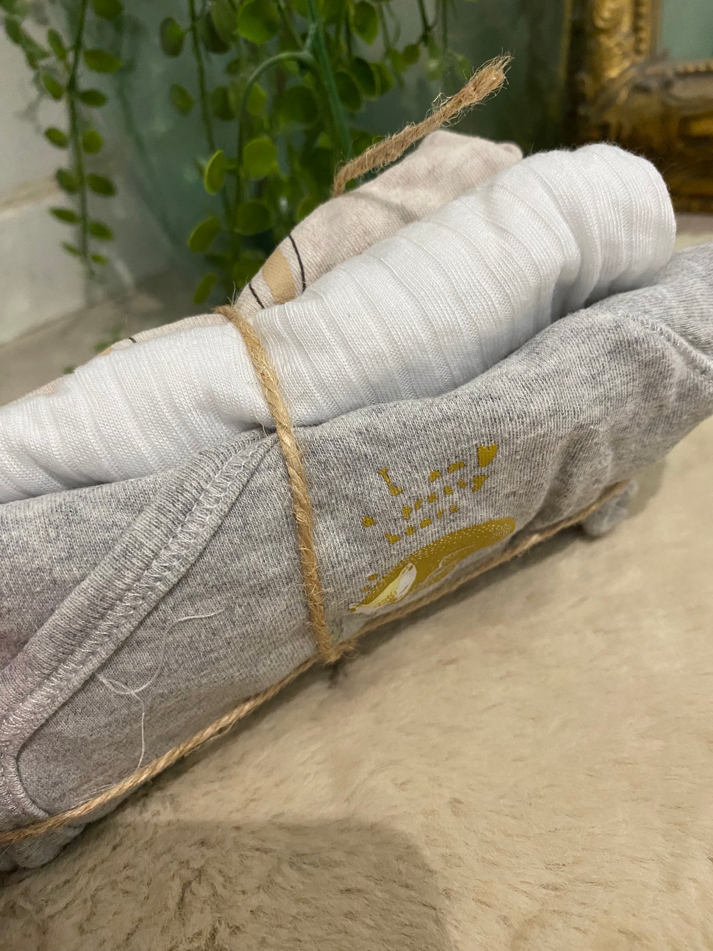 Lot de bodies bébé beige & gris – 1 mois – In Extenso