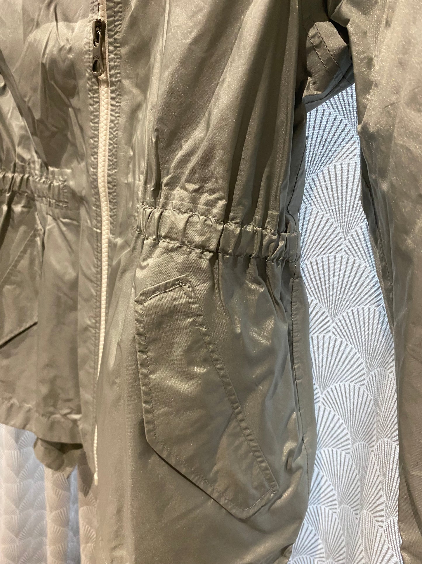 ☔ K-way gris – Aigle – 6 ans