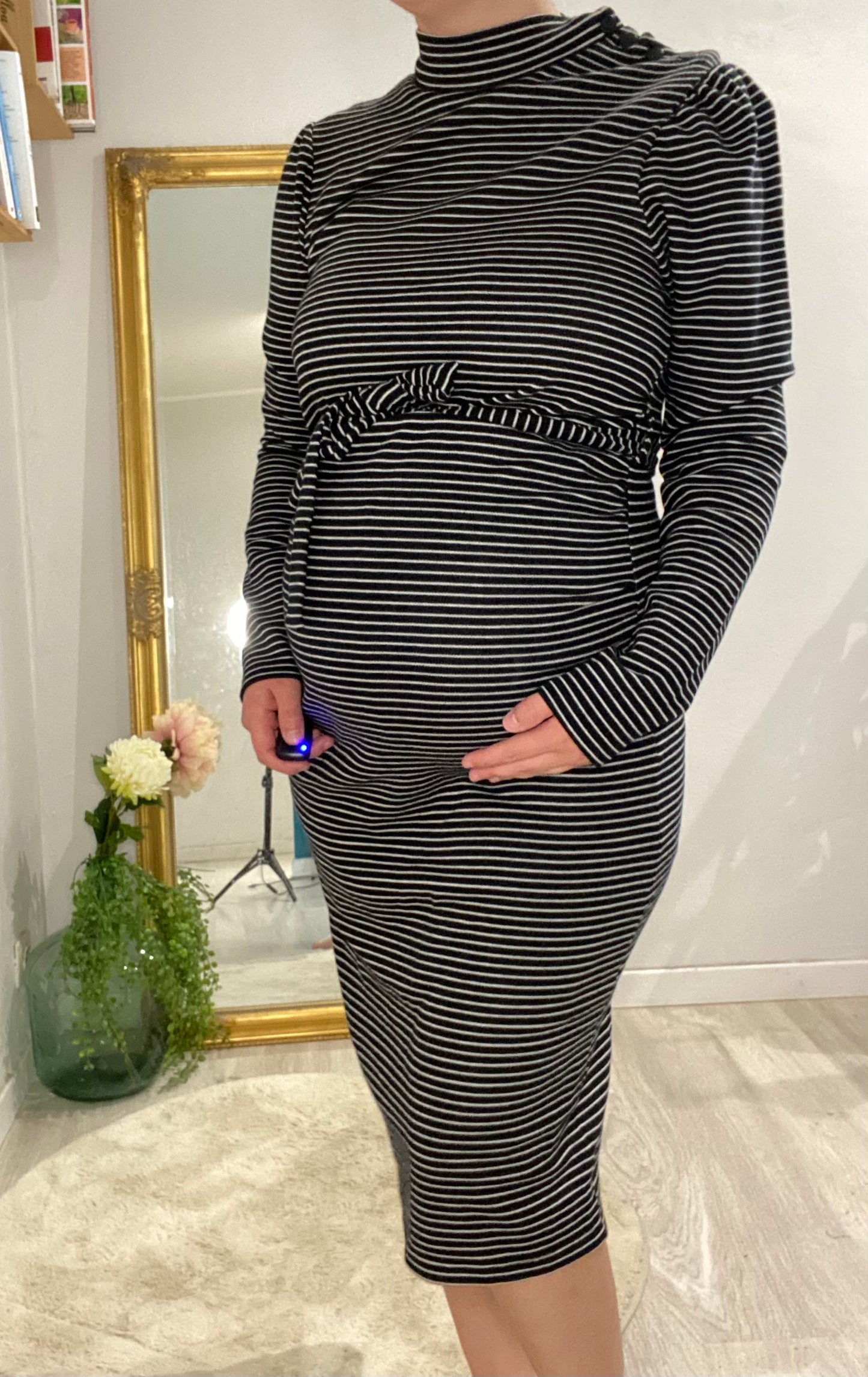 Robe moulante noire et blanche – Mamalicious – Taille M/L