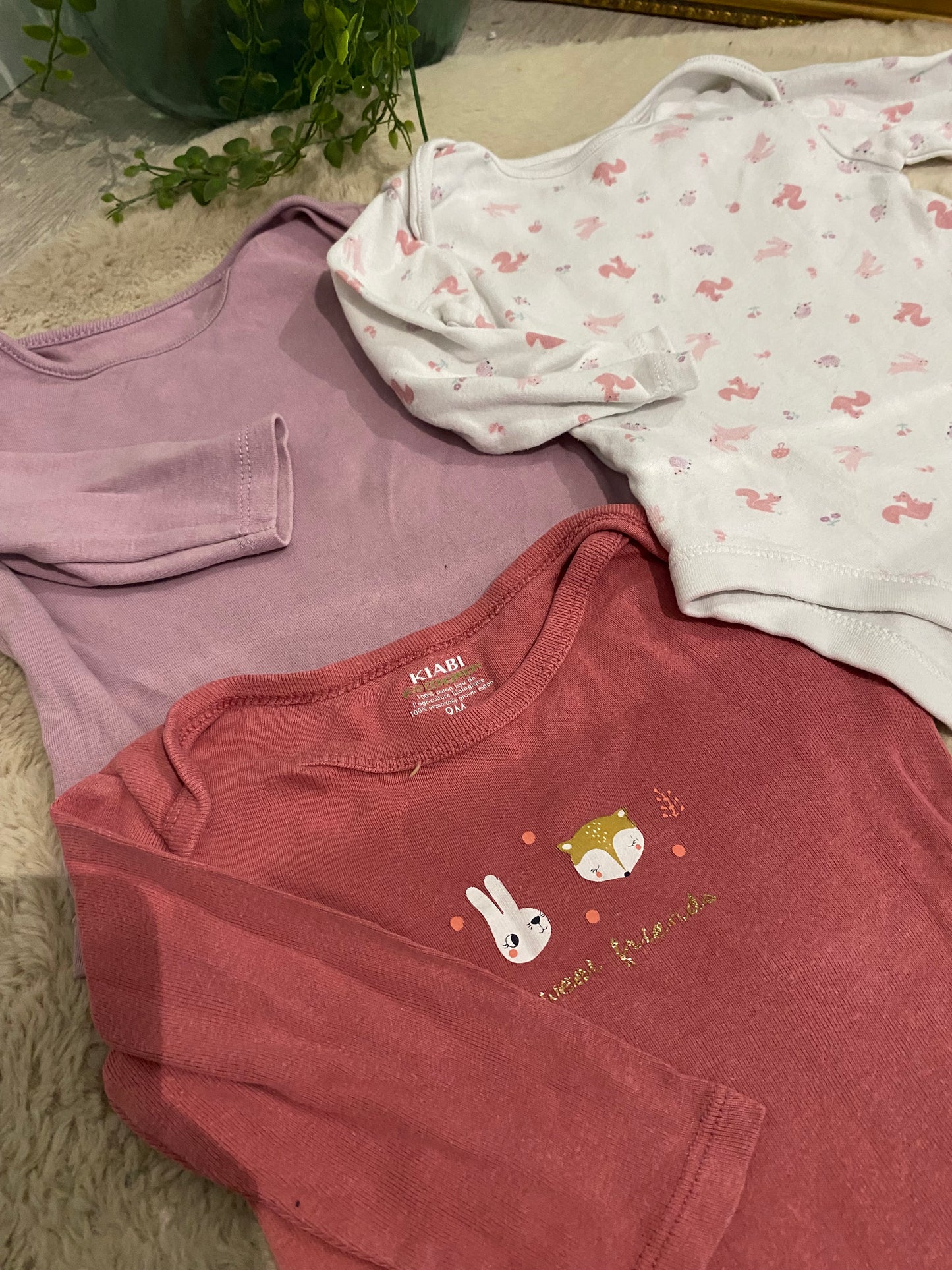 Lot de 3 bodies bébé fuchsia manches longues – 9 mois – Marques variées