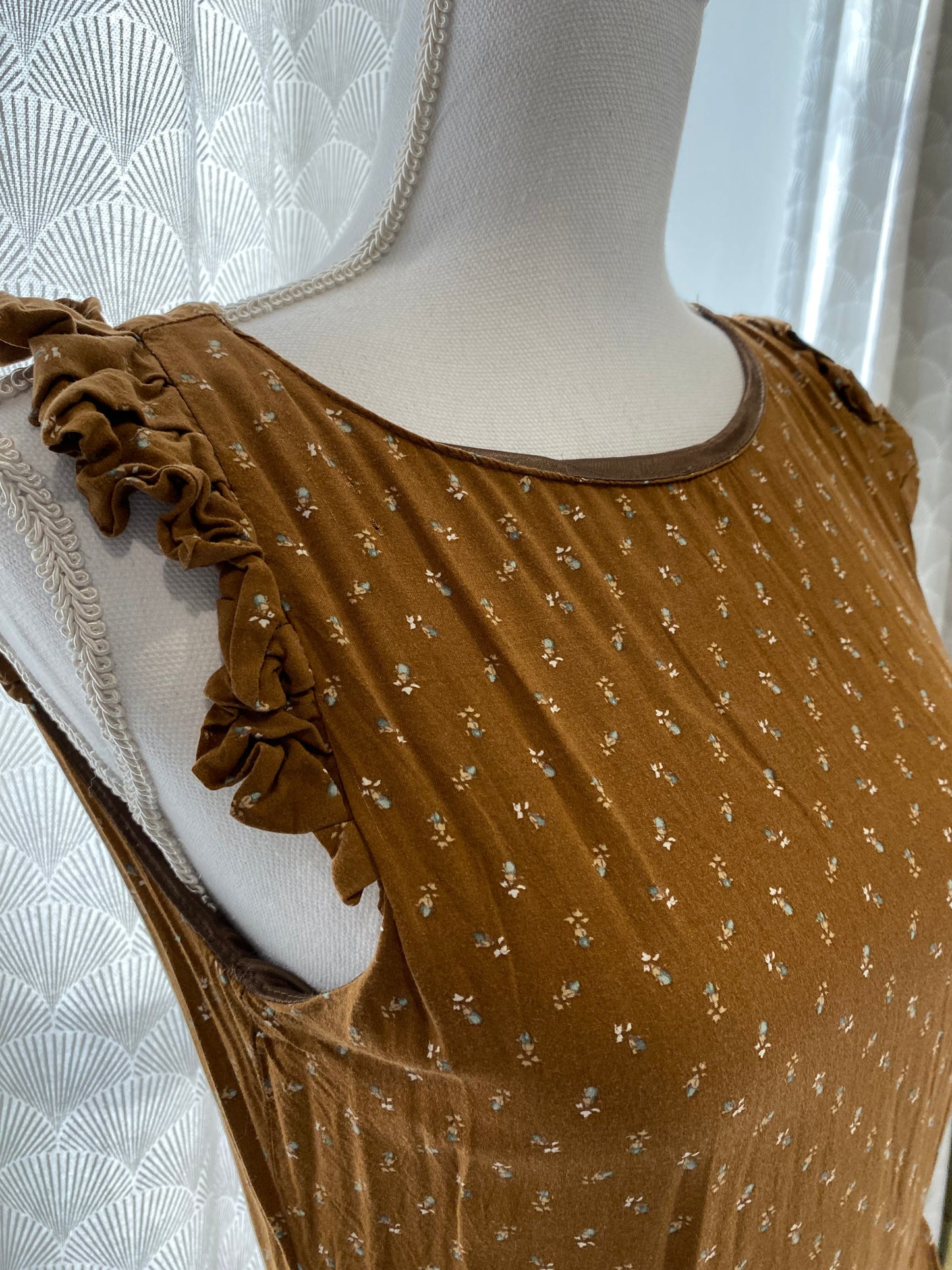 Robe marron à petites fleurs PULL & BEAR – Taille 36 🌸