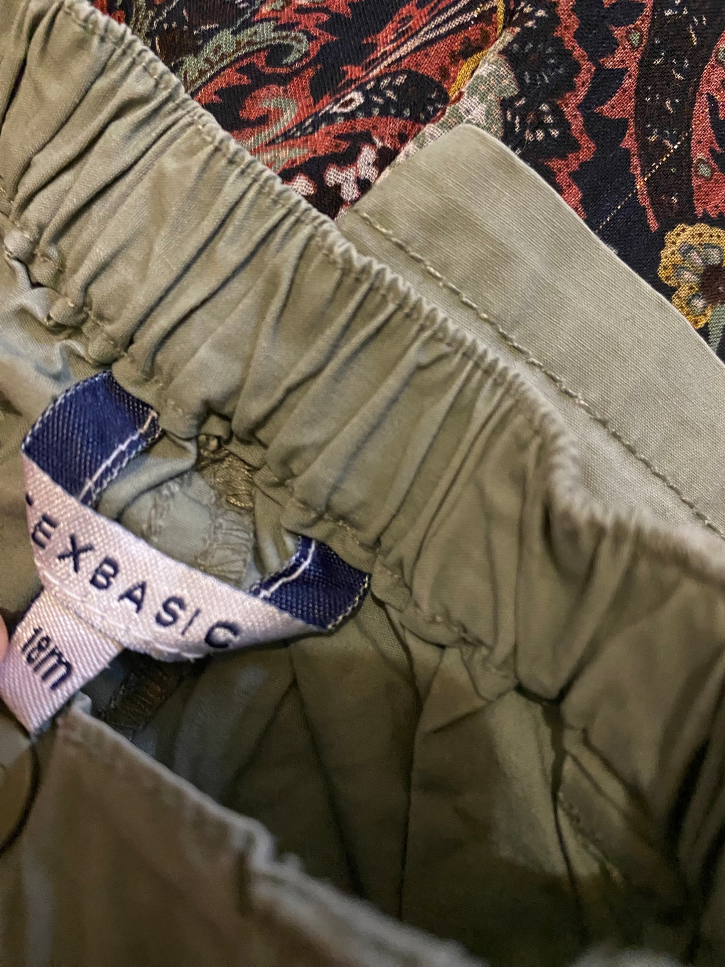 🩳 Lot 2 shorts longs bébé 18 mois – H&M + Tex – rouille & kaki – Très bon état