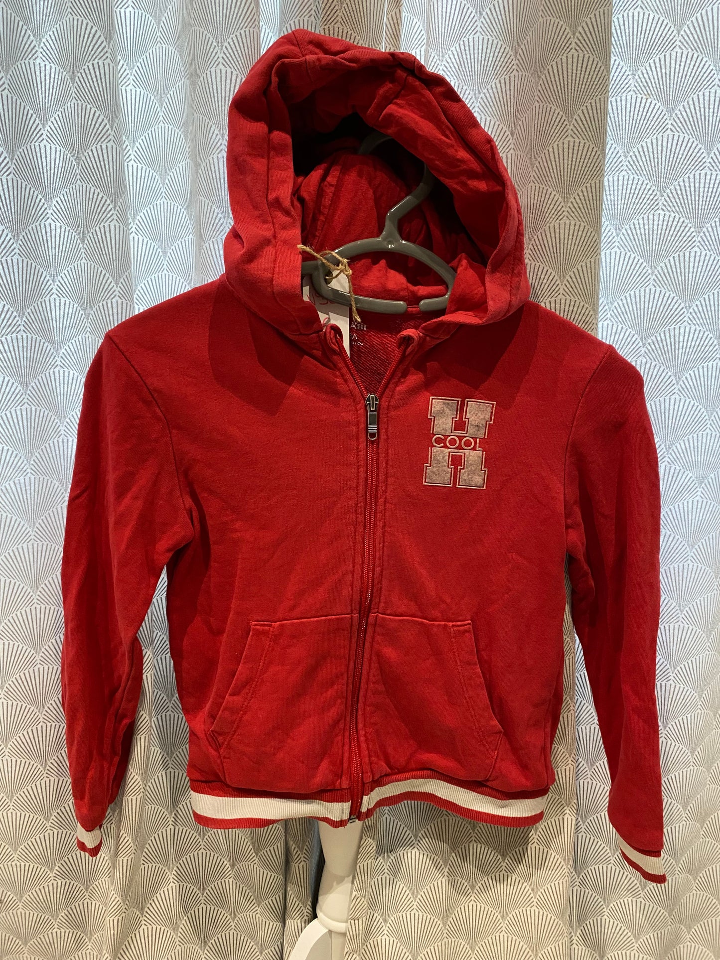 Gilet rouge – 8 ans – Kiabi