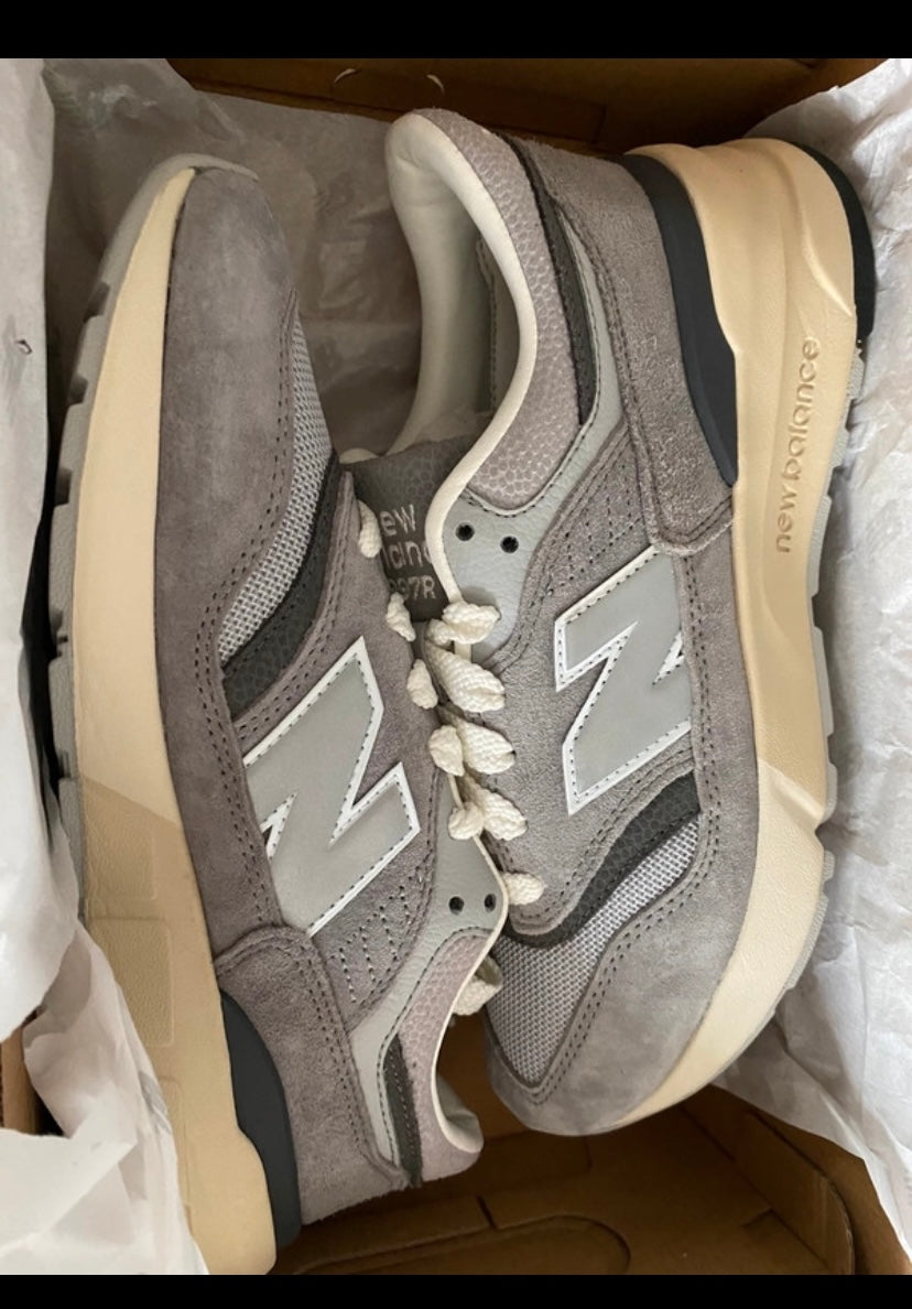 New Balance grises – Taille 37 – neuves avec boîte