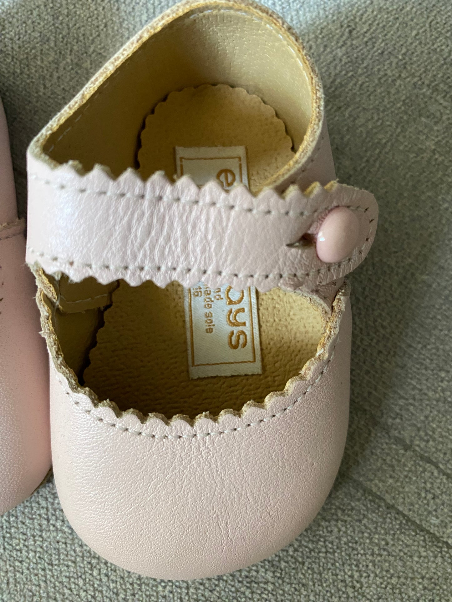 Chaussons bébé cuir rose pâle Early Days – Taille 16 – Souples & adorables