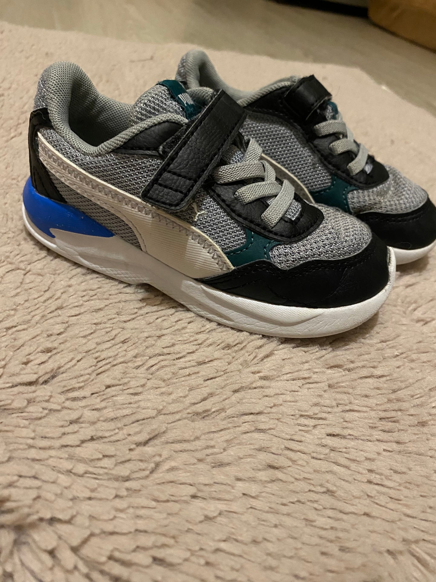 Baskets enfant Puma gris & bleu – Taille 25 – PUMA