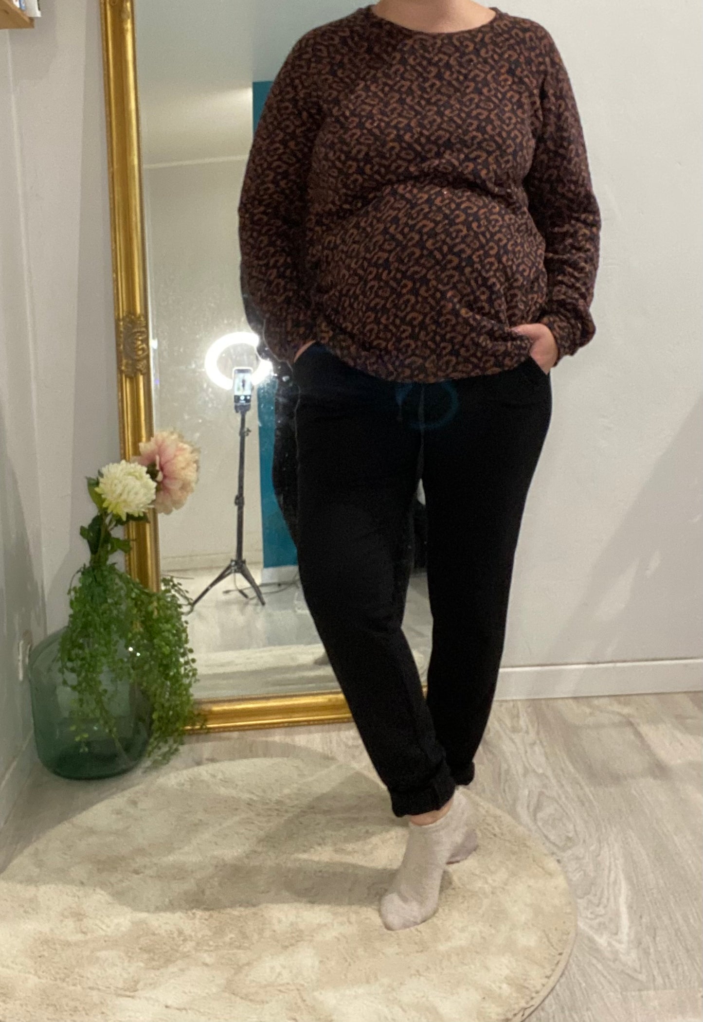 Pantalon noir effet chino – style jogging chic