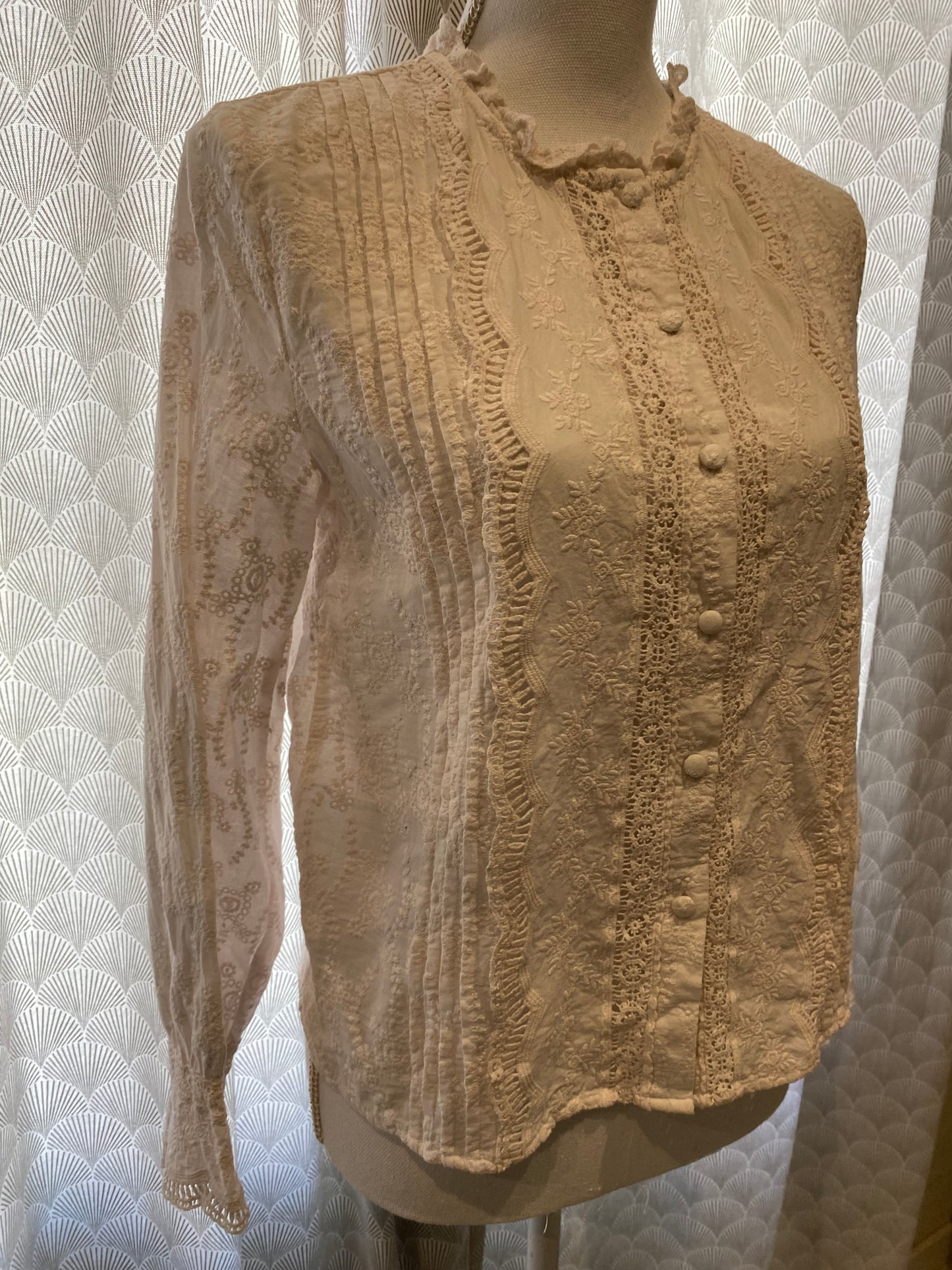 ✨ Chemise effet brodé écru rosé cintrée – Peace and Love – M/L