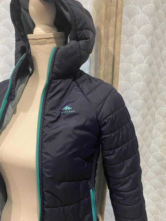 ❄️ Doudoune mi-saison bleu – Quechua – 8/9 ans – neuve sans étiquette
