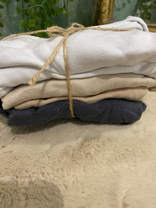 Lot de 4 bodies bébé manches longues – Blanc, Beige & Gris – 6 mois – Orchestra