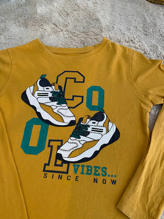 T-shirt moutarde – 8 ans