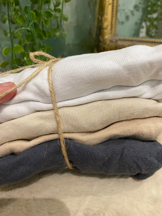 Lot de 4 bodies bébé manches longues – Blanc, Beige & Gris – 6 mois – Orchestra