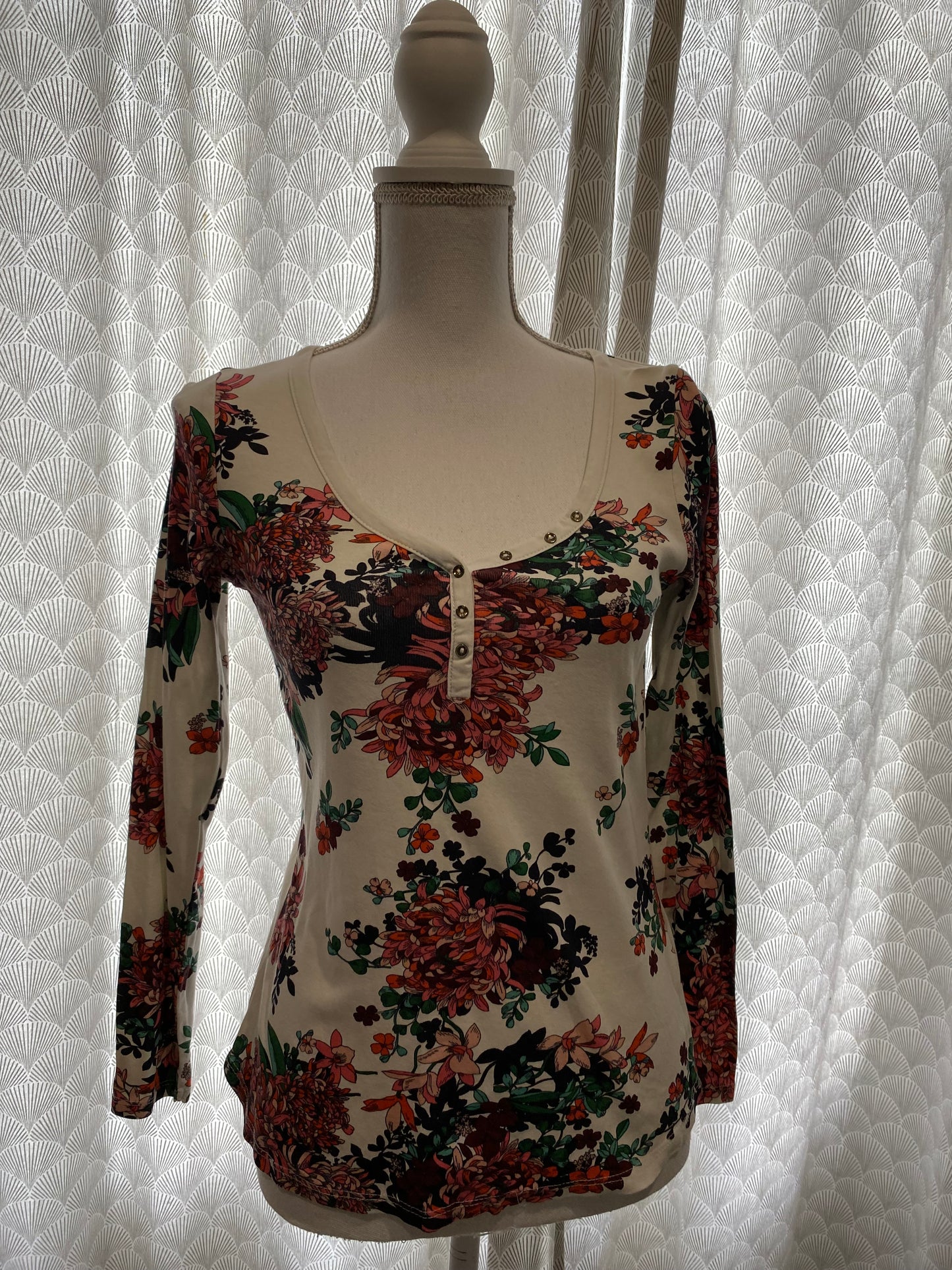 T-shirt blanc à motifs fleuris CAMAÏEU – Taille M 🌸