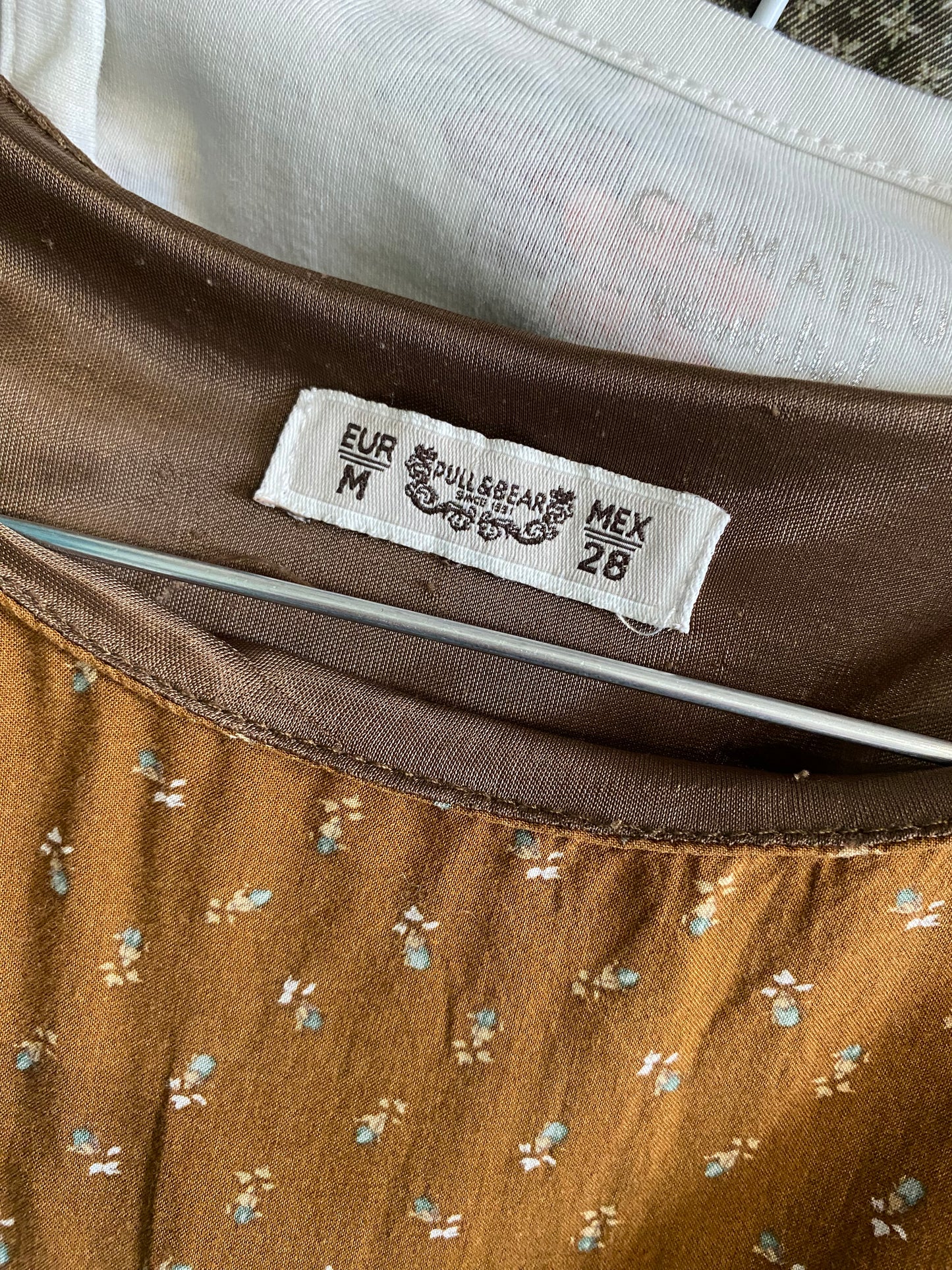 Robe marron à petites fleurs PULL & BEAR – Taille 36 🌸