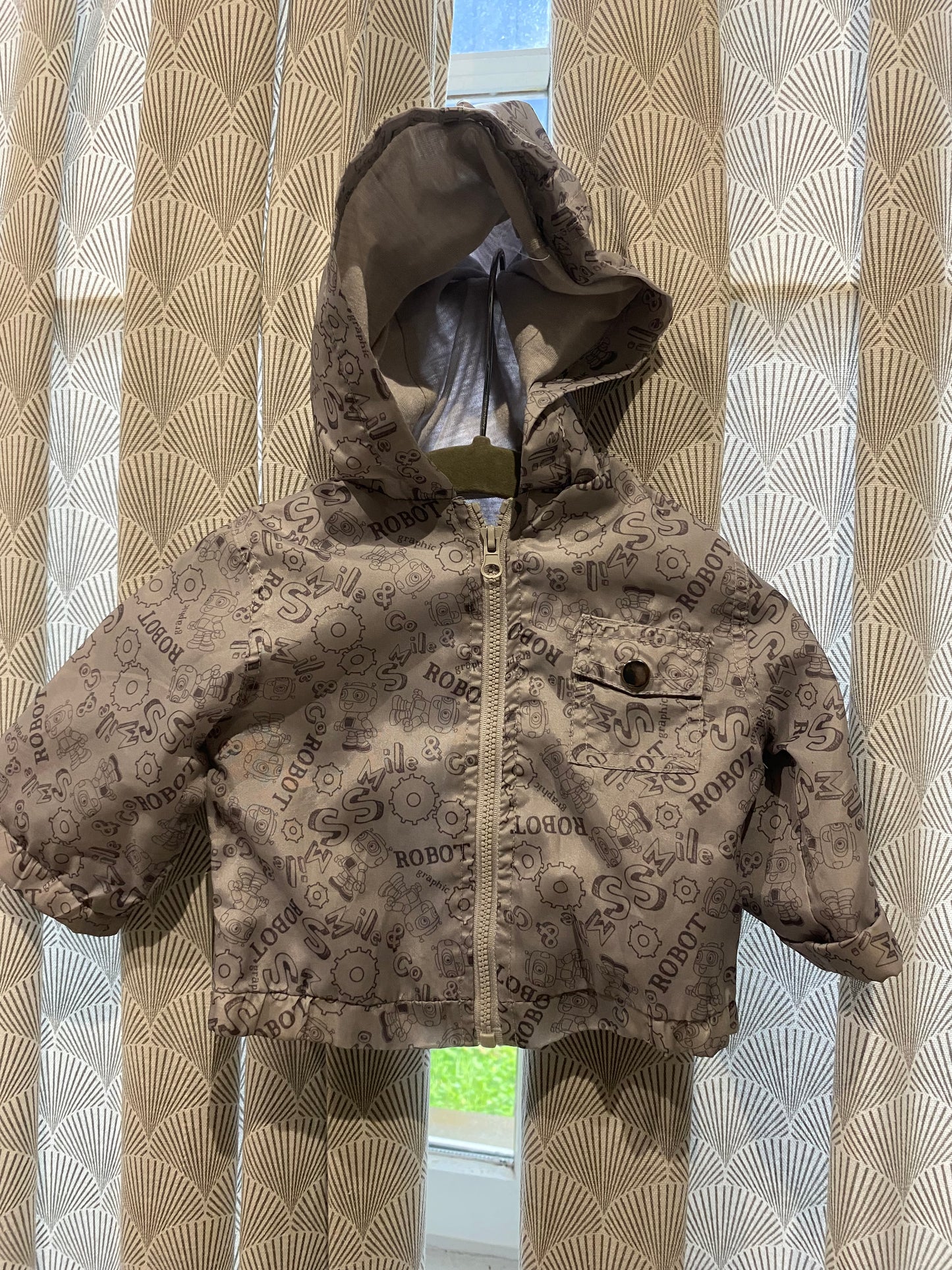 🤖 K-way gris coupe-vent motif robot – Les Petits Babies – 3 mois